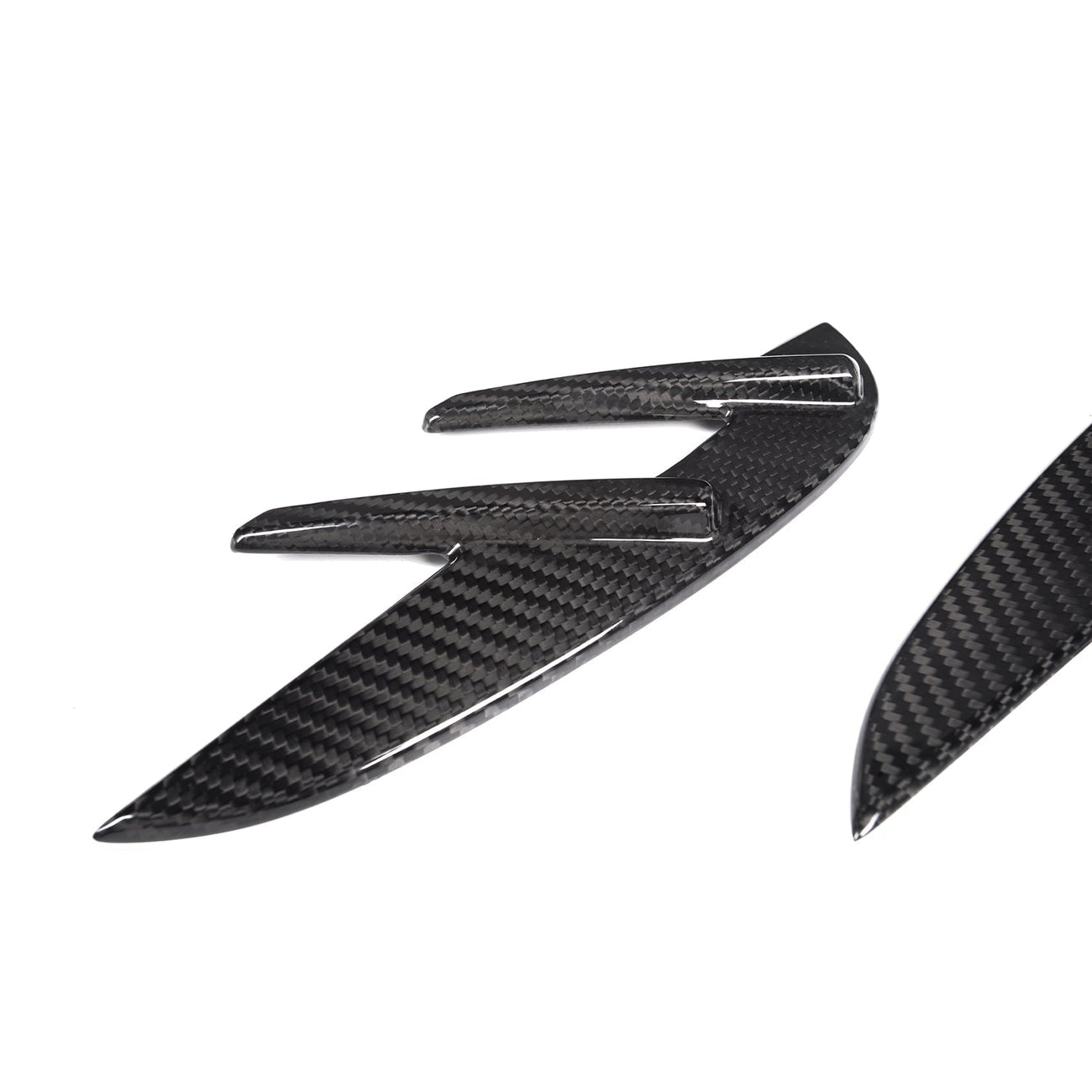 SIDE FENDER BADGE COVER IN DRY CARBON FIBER - BMW M3/M4 (G80/G82/G83)