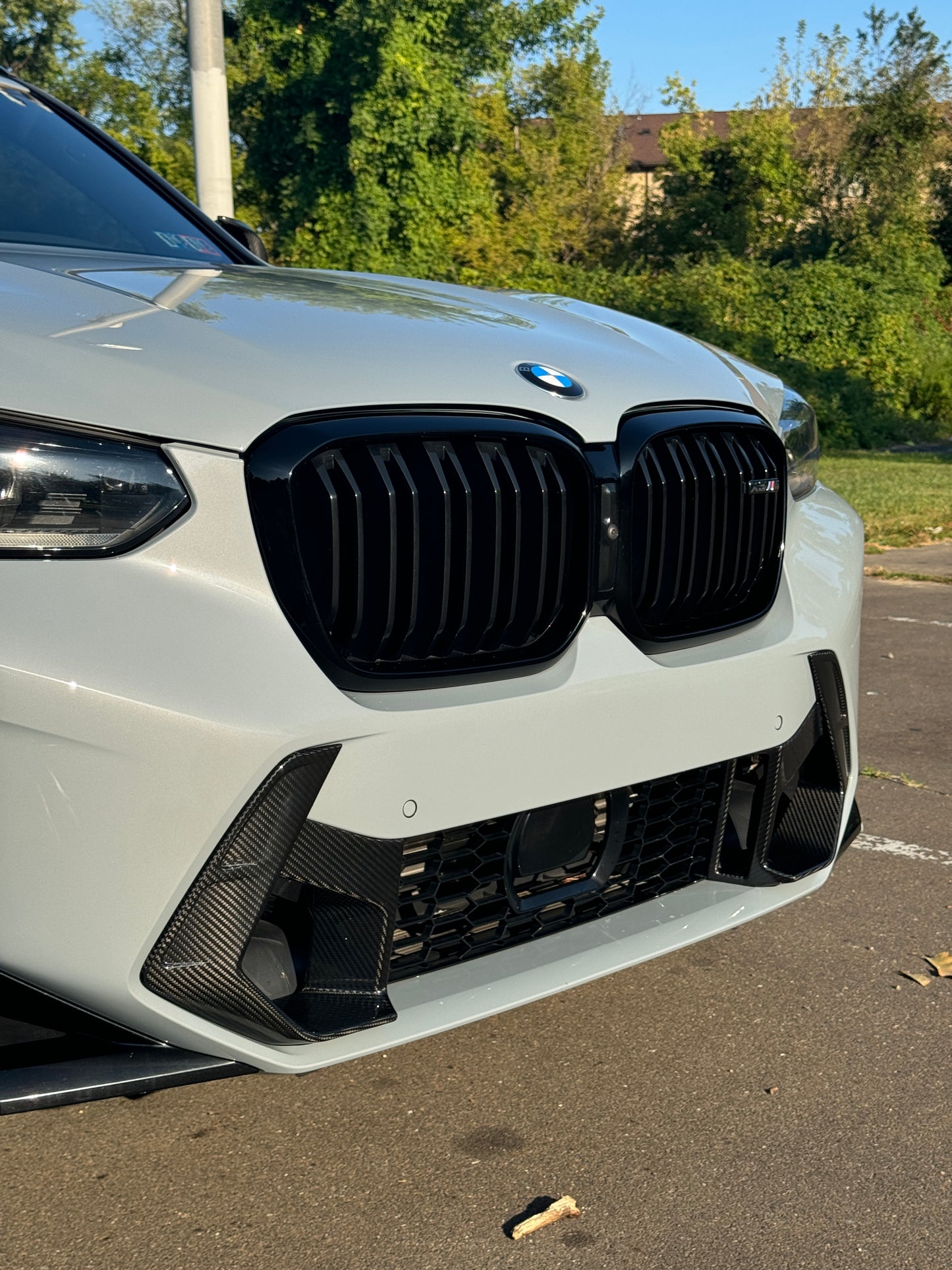 SQ STYLE DRY CARBON FRONT FENDER SPLITTER - BMW X3M (F97 LCI) (2022+)