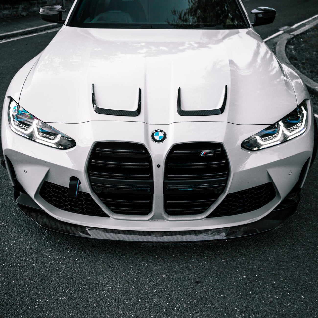 X STYLE HOOD VENT TRIMS IN DRY CARBON FIBER - BMW M3/M4 (G80/G82/G83)