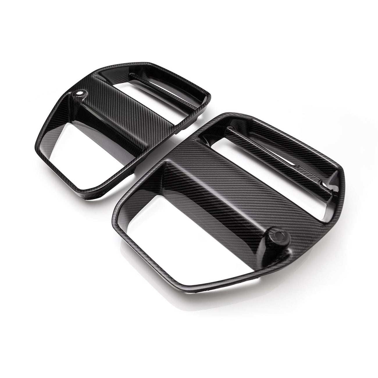 V STYLE FRONT GRILL IN DRY CARBON FIBER - BMW M3/M4 (G80/G82/G83)