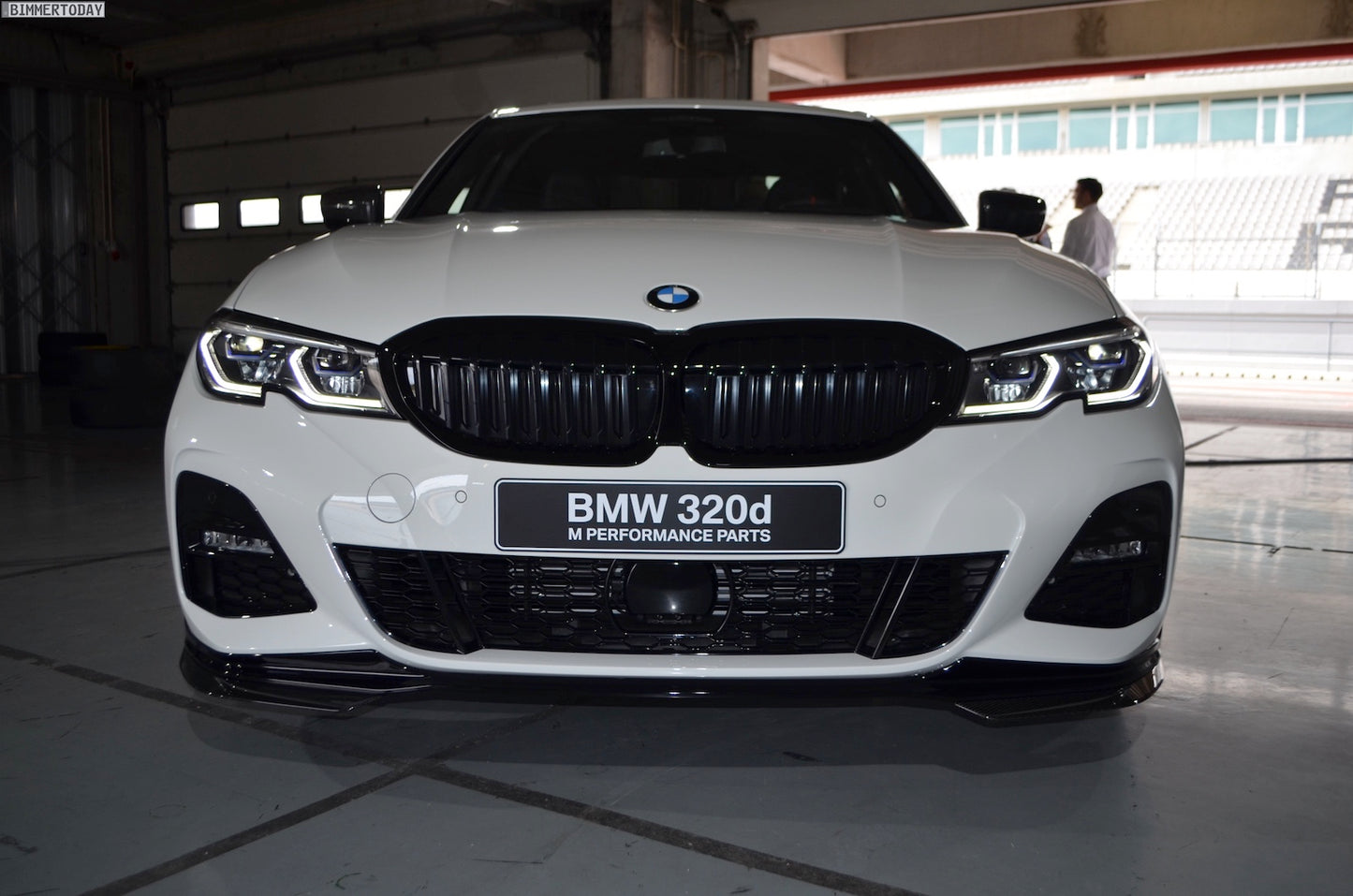 3PC M PERFORMANCE STYLE CARBON FIBER FRONT LIP - BMW 3 SERIES G20/G28